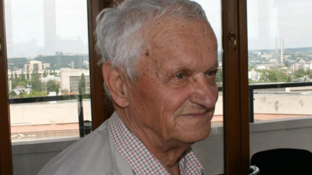 Scriitorul Vladimir Beșleagă, Cetățean de Onoare al municipiului Chișinău, la venerabila vârstă de 92 de ani 